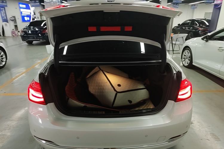 Used BMW 3 Series 2017 320Li Fashion Model Trunk