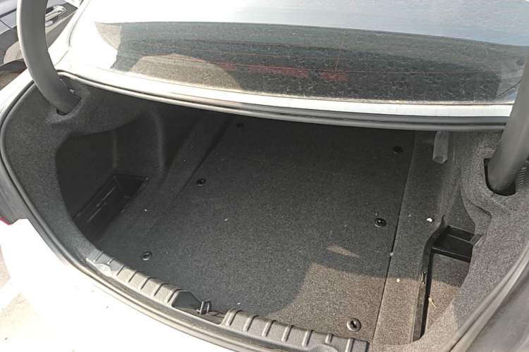 Used BMW 3 Series 2017 320Li Fashion Model Trunk