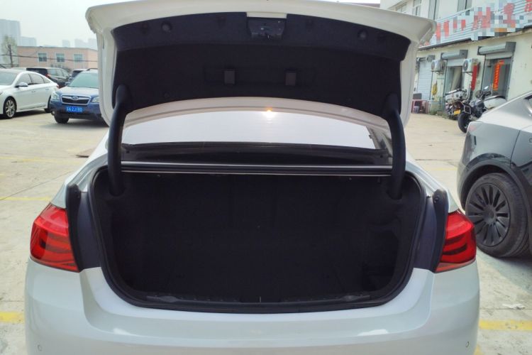 Used BMW 3 Series 2017 320Li Fashion Model Trunk