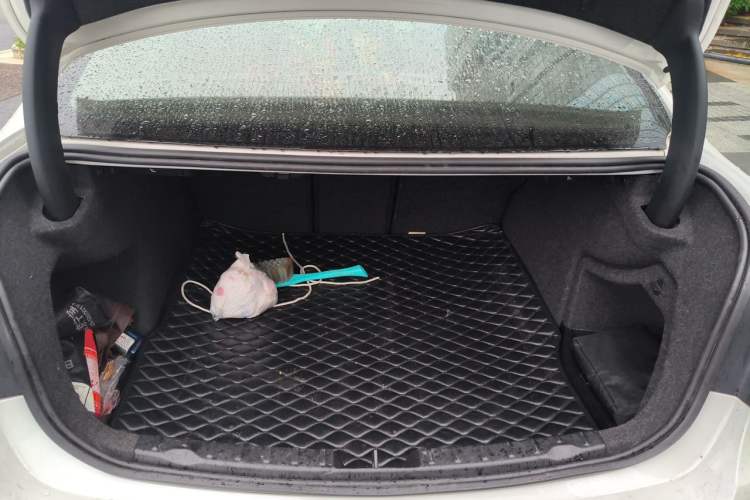 Used BMW 3 Series 2017 320Li Fashion Model Trunk