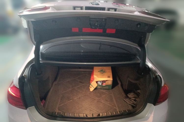 Used BMW 3 Series 2017 320Li Fashion Model Trunk