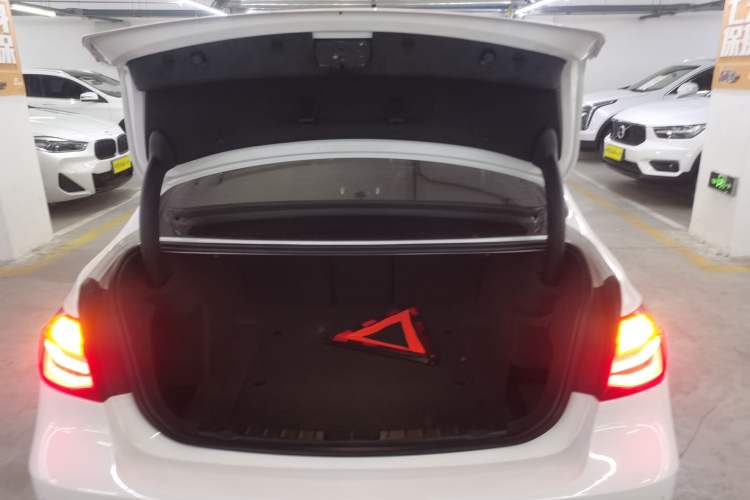 Used BMW 3 Series 2017 320Li M Sport Edition Trunk