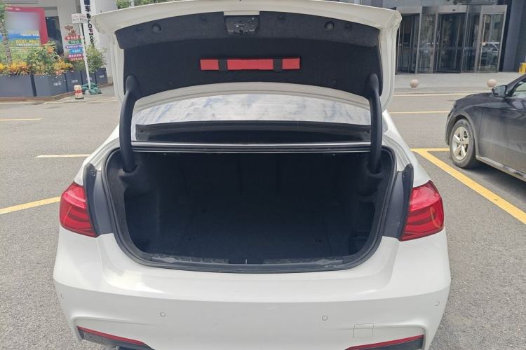 Used BMW 3 Series 2017 320i M Sport Trunk