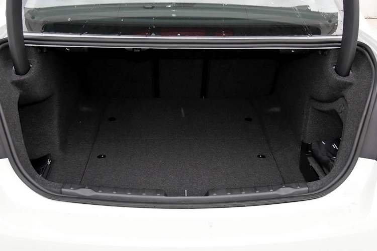 Used BMW 3 Series 2017 320i M Sport Trunk