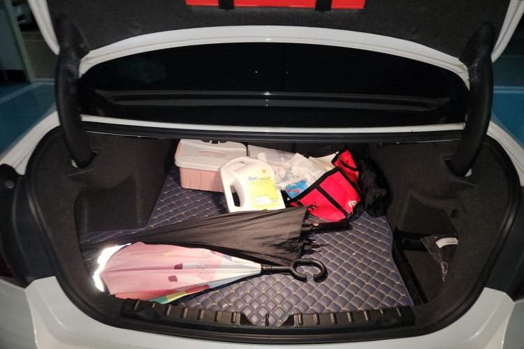 Used BMW 3 Series 2017 320Li Fashion Model Trunk