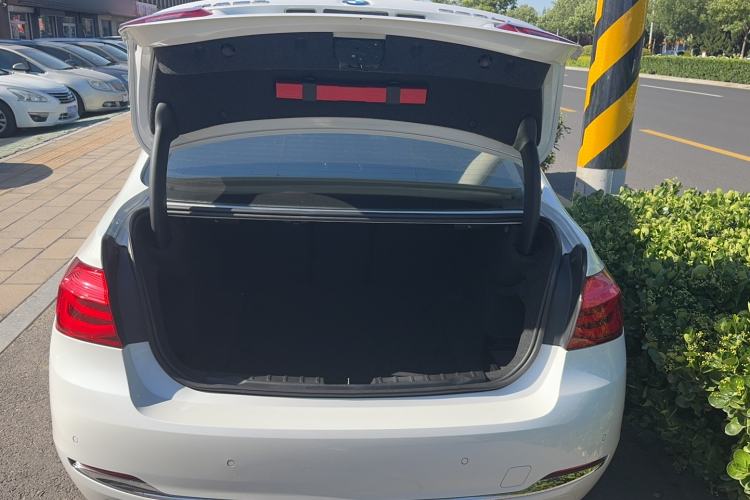 Used BMW 3 Series 2017 320Li Fashion Model Trunk