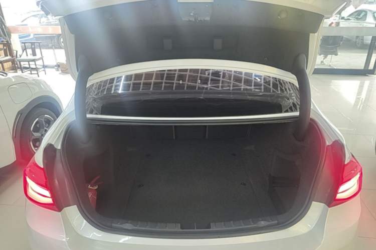 Used BMW 3 Series 2017 320Li Luxury Design Package Trunk