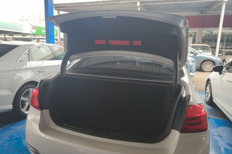 Used BMW 3 Series 2017 320Li Fashion Model Trunk