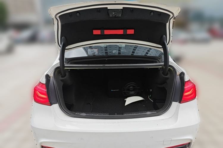Used BMW 3 Series 2017 320i M Sport Trunk