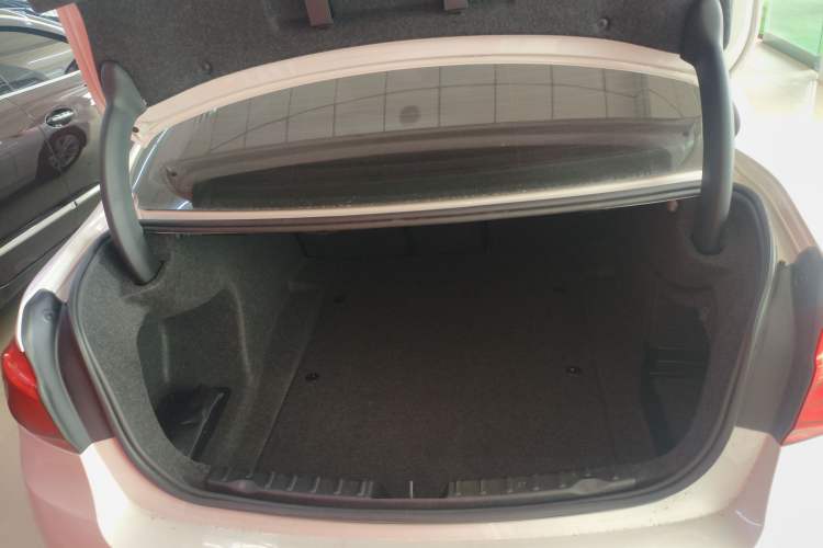 Used BMW 3 Series 2017 320Li Fashion Model Trunk