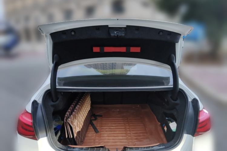 Used BMW 3 Series 2017 318Li Fashion Model Trunk