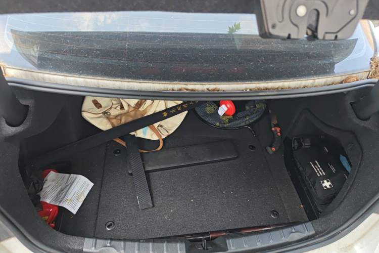 Used BMW 3 Series 2017 318i Fashion Model Trunk