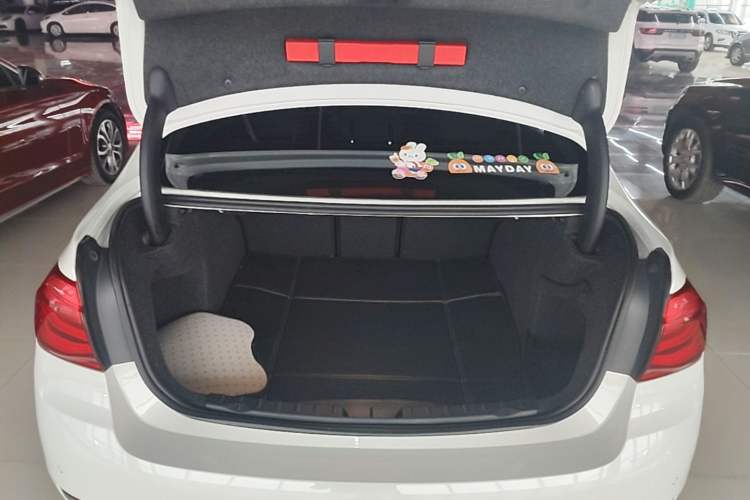 Used BMW 3 Series 2017 320Li Fashion Model Trunk