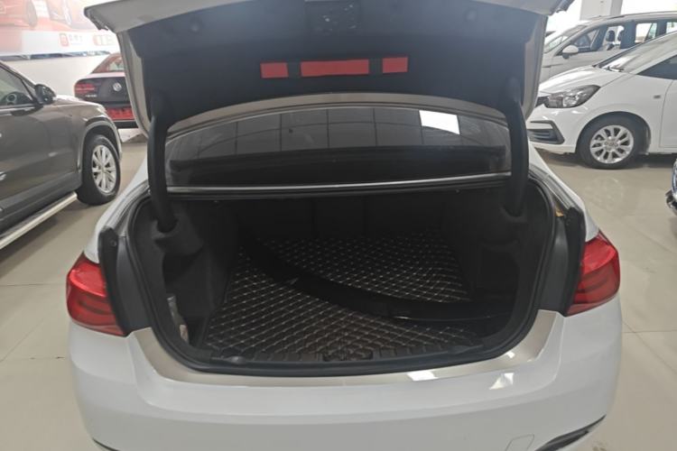Used BMW 3 Series 2017 320Li Fashion Model Trunk