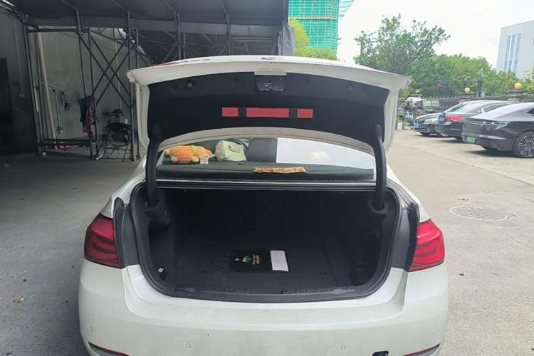 Used BMW 3 Series 2017 320Li Fashion Model Trunk