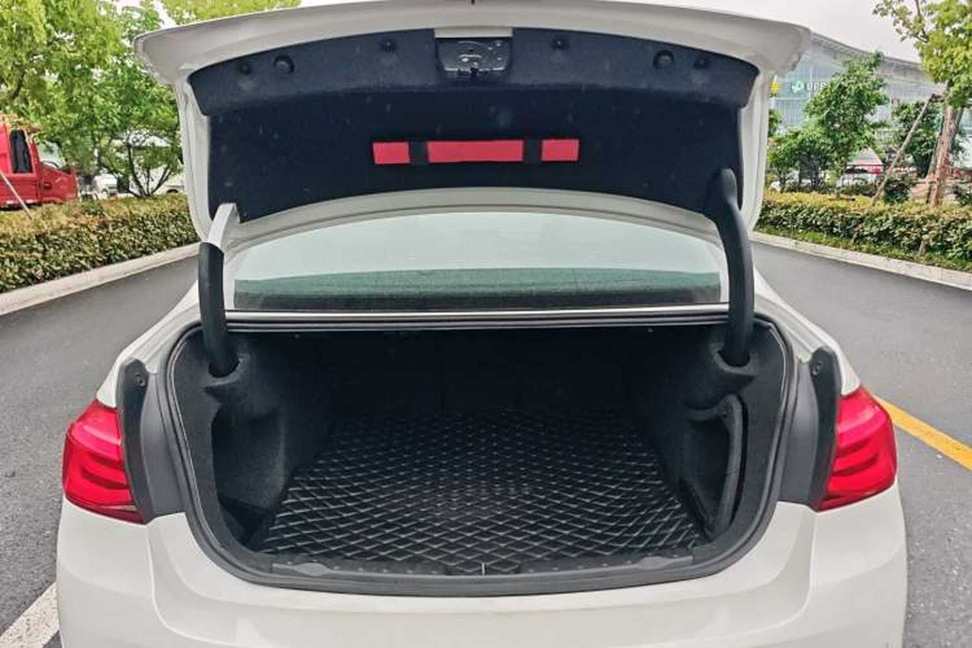 Used BMW 3 Series 2017 320Li Fashion Model Trunk