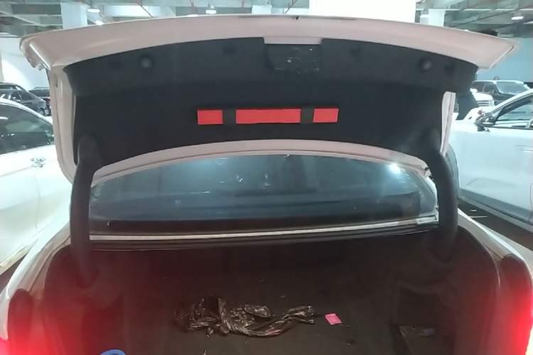 Used BMW 3 Series 2017 320Li Luxury Design Package Trunk