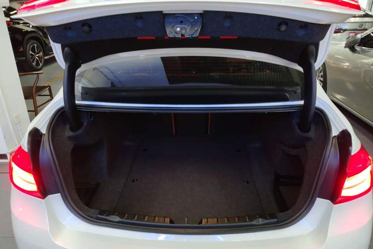 Used BMW 3 Series 2017 330Li xDrive Luxury Design Package Trunk