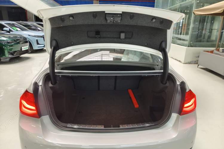 Used BMW 3 Series 2017 320Li Fashion Model Trunk