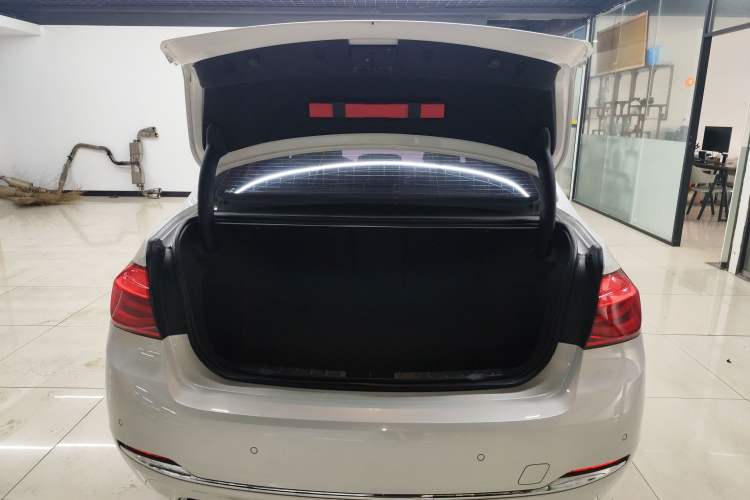 Used BMW 3 Series 2017 320Li Fashion Model Trunk