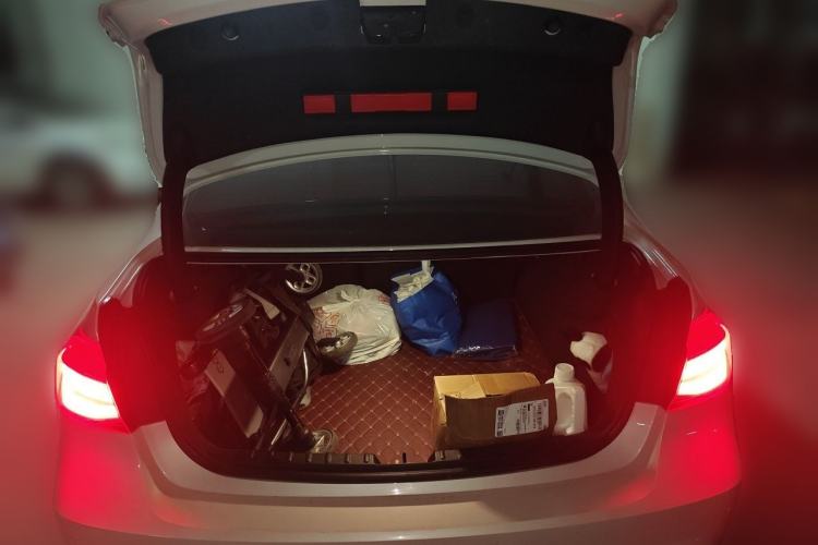 Used BMW 3 Series 2017 318Li Fashion Model Trunk
