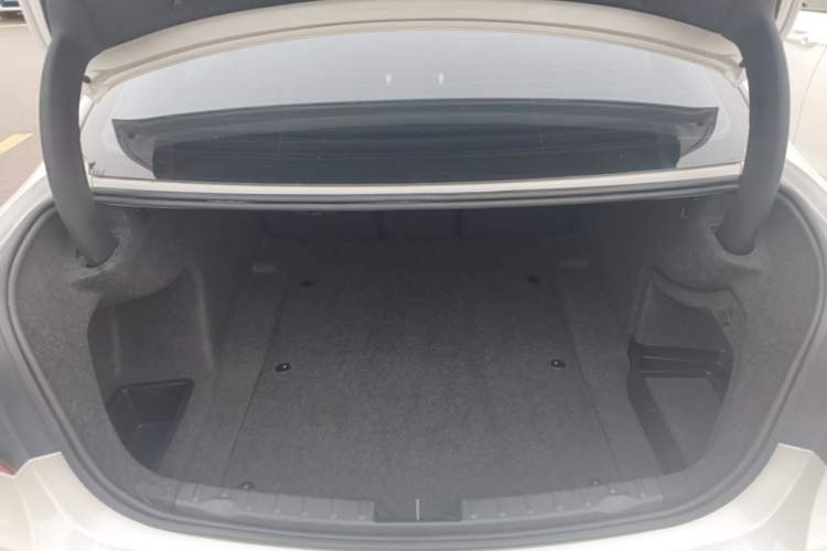 Used BMW 3 Series 2017 320Li Fashion Model Trunk