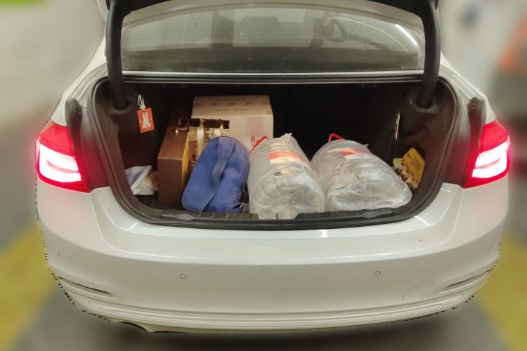 Used BMW 3 Series 2017 318i Fashion Model Trunk