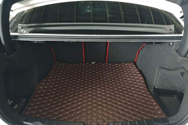 Used BMW 3 Series 2017 320Li Fashion Model Trunk