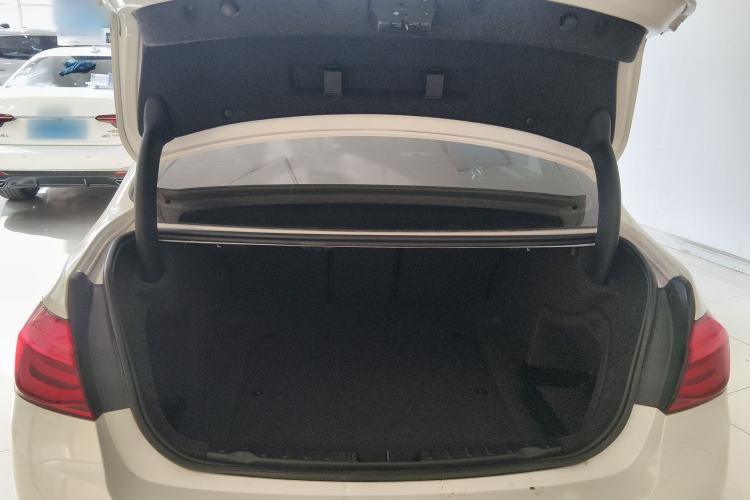 Used BMW 3 Series 2017 320Li Fashion Model Trunk