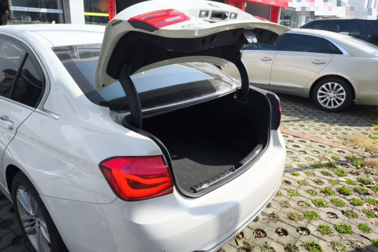 Used BMW 3 Series 2017 320Li xDrive Fashion Model Trunk