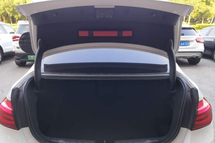 Used BMW 3 Series 2017 320Li Fashion Model Trunk