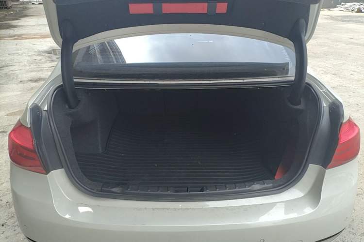 Used BMW 3 Series 2017 320Li Fashion Model Trunk