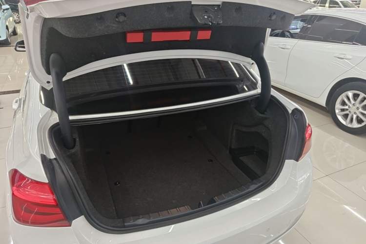 Used BMW 3 Series 2017 320Li Fashion Model Trunk