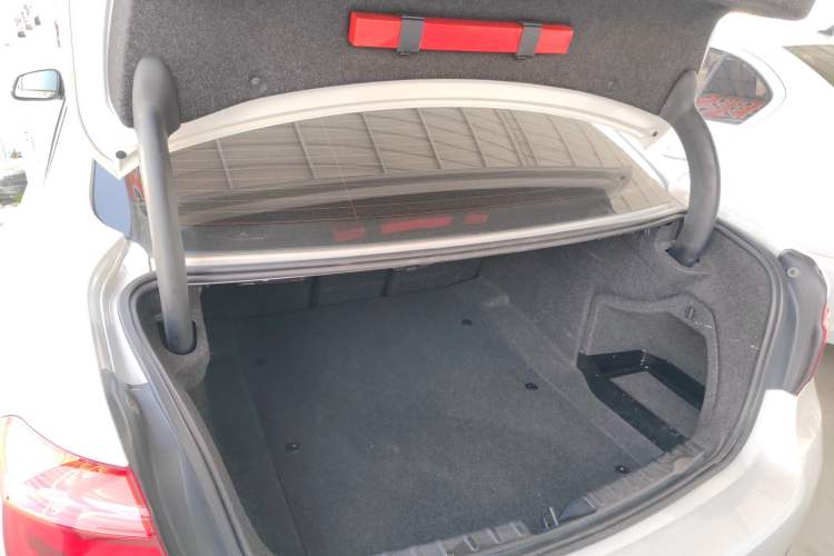 Used BMW 3 Series 2017 320Li Fashion Model Trunk