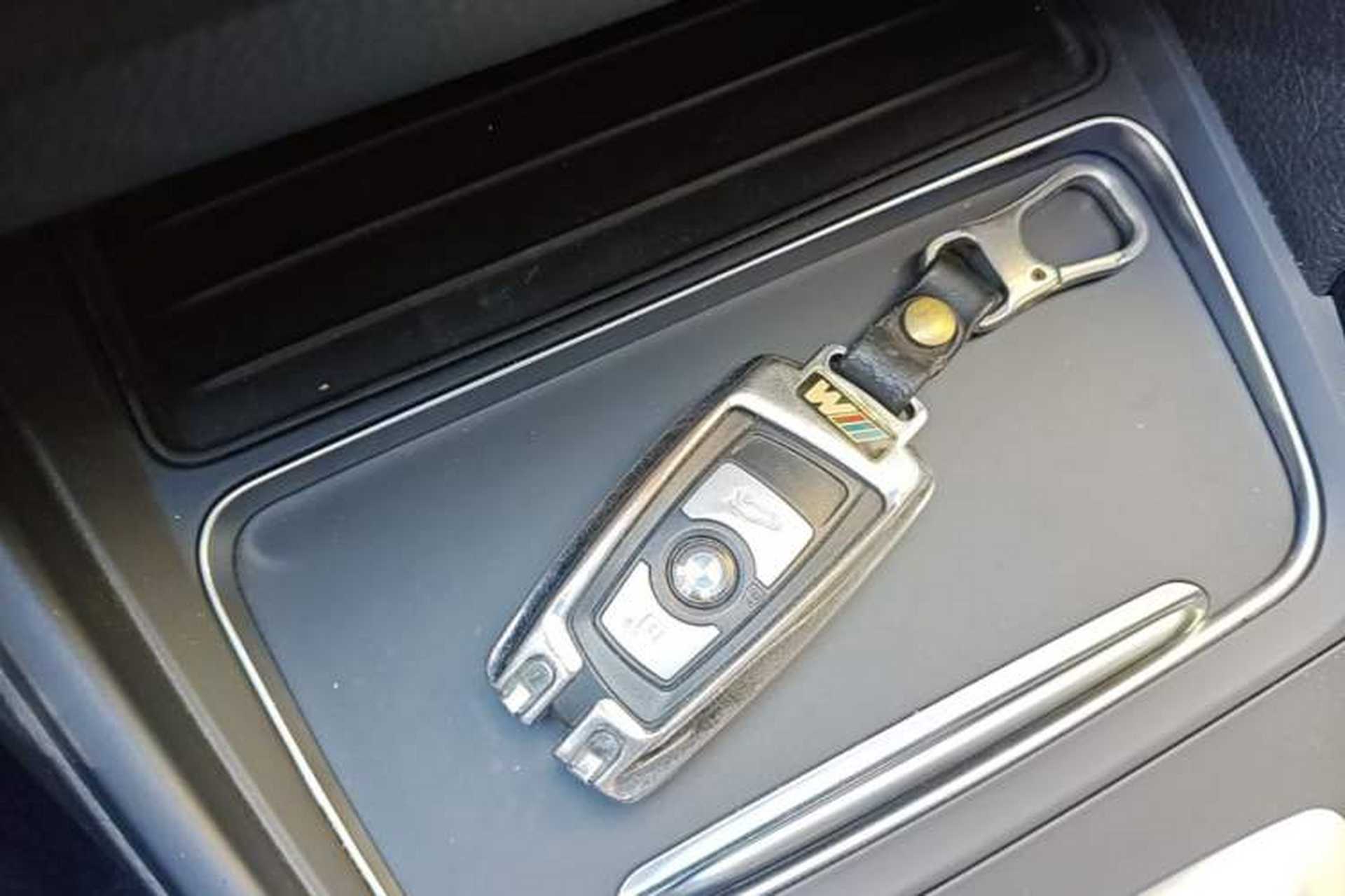 Used BMW 3 Series 2017 318i Fashion Model Vehicle Key