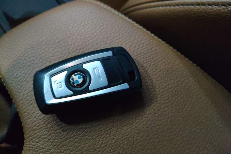 Used BMW 3 Series 2017 330Li xDrive Luxury Design Package Vehicle Key