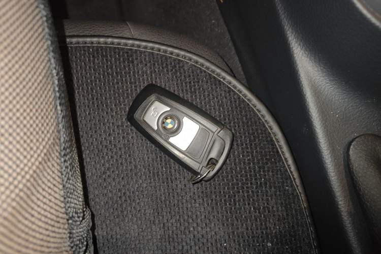 Used BMW 3 Series 2017 318Li Fashion Model Vehicle Key