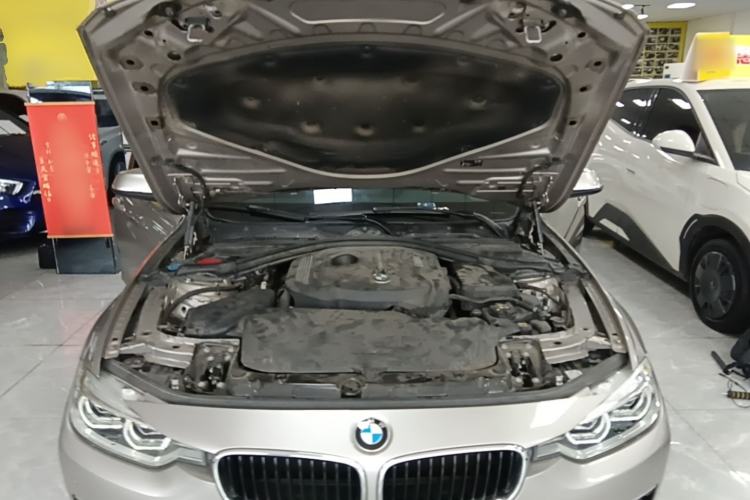 Used BMW 3 Series 2017 320Li Fashion Model Engine Bay