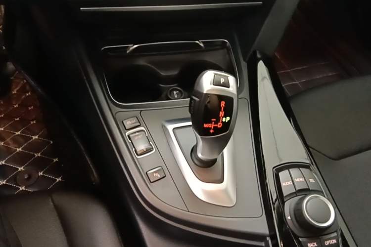Used BMW 3 Series 2017 320Li Fashion Model Gear Lever