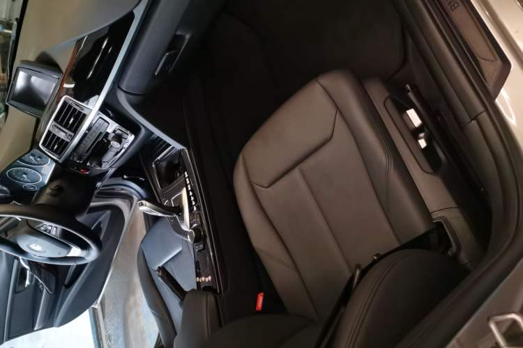 Used BMW 3 Series 2017 320Li Fashion Model Interior 2