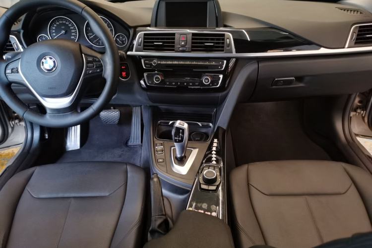 Used BMW 3 Series 2017 320Li Fashion Model Interior 4