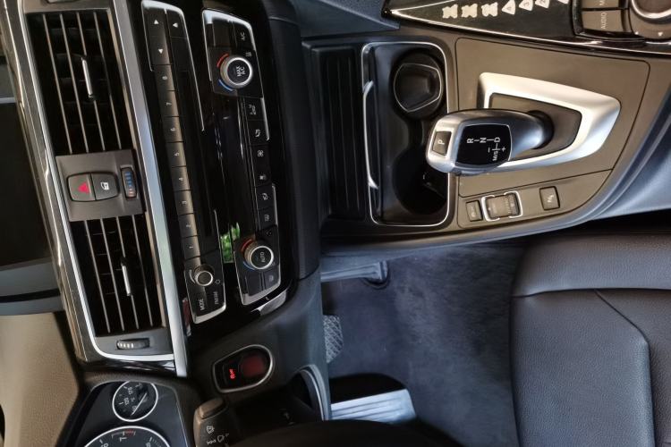 Used BMW 3 Series 2017 320Li Fashion Model Interior 5