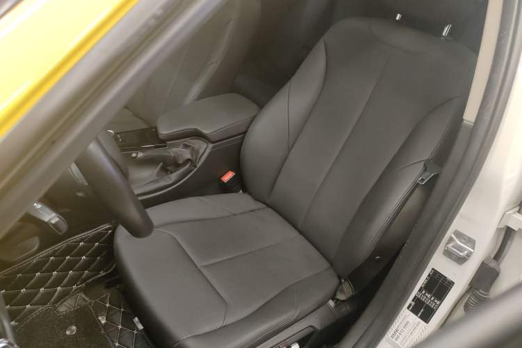 Used BMW 3 Series 2017 318i Fashion Model Left Front Seat