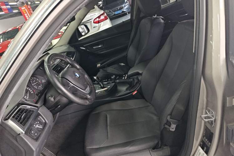 Used BMW 3 Series 2017 320Li Fashion Model Left Front Seat