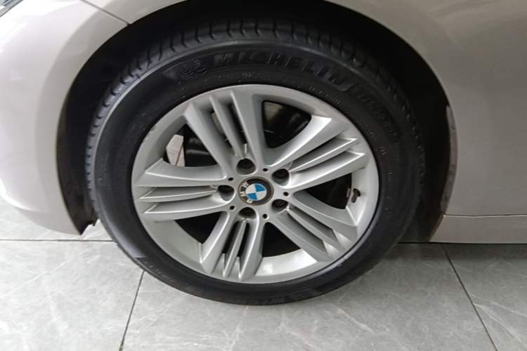 Used BMW 3 Series 2017 320Li Fashion Model Left Front Wheel Hub