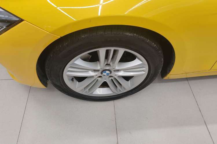 Used BMW 3 Series 2017 318i Fashion Model Left Front Wheel Hub