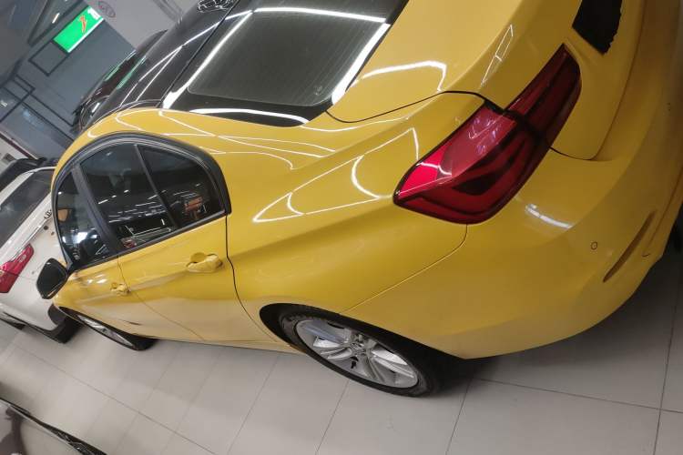 Used BMW 3 Series 2017 318i Fashion Model Left Side