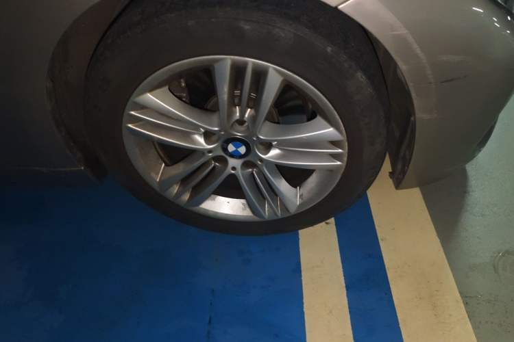 Used BMW 3 Series 2017 320Li Fashion Model Right Front Wheel Hub