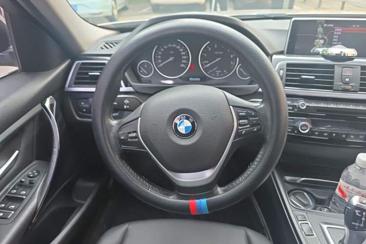 Used BMW 3 Series 2017 318Li Fashion Model Steering Wheel