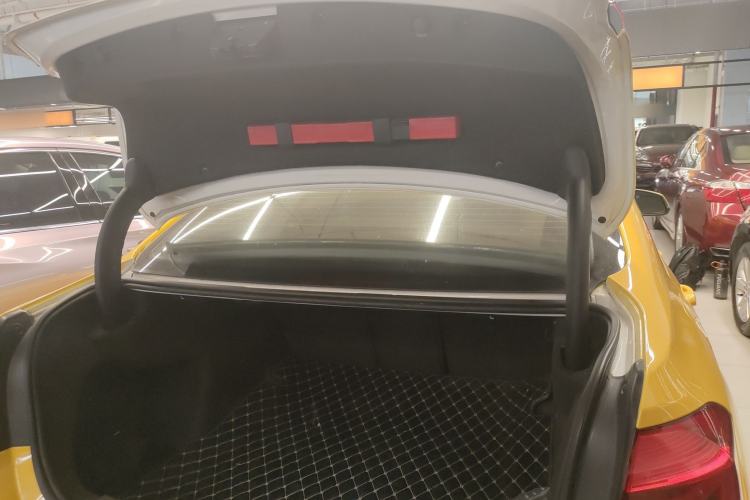 Used BMW 3 Series 2017 318i Fashion Model Trunk